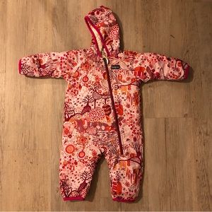 Patagonia baby snowsuit, 3-12 months, EUC